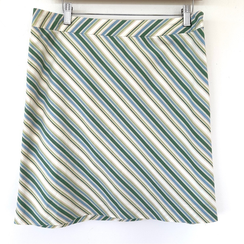 American Eagle Outfitters a-line mini skirt in a stretch cotton, unlined